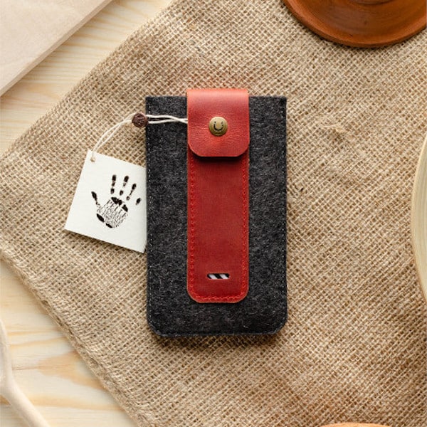 11 personalized wool felt iphone 11 sleeve case fragola red