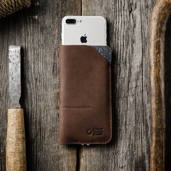 Kožené pouzdro / peněženka na iPhone tmavě hnědá kapsa na telefon