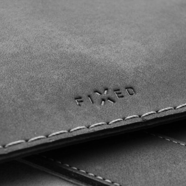 černé kožené pouzdro Fixed na notebook