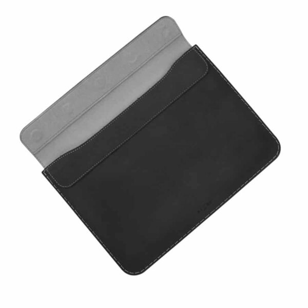 černé kožené pouzdro macbook Fixed